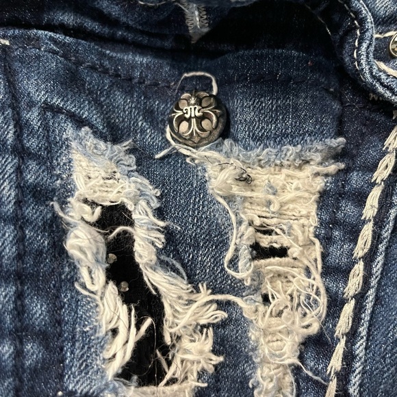 MISS ME DISTRESSED JEANS BLACK STONE INSERTS SKULL BUTTONS 30 X29 CAPRI - Picture 6 of 11